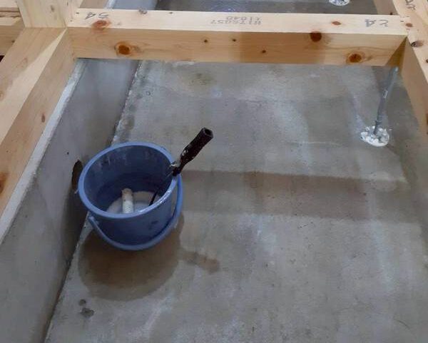 床下塗装　高性能住宅　Seeddesign